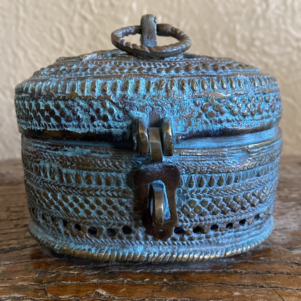 🦋Rare🦋Antique 1940’s Brass Cricket/Trinket Box - Picture 2 of 7